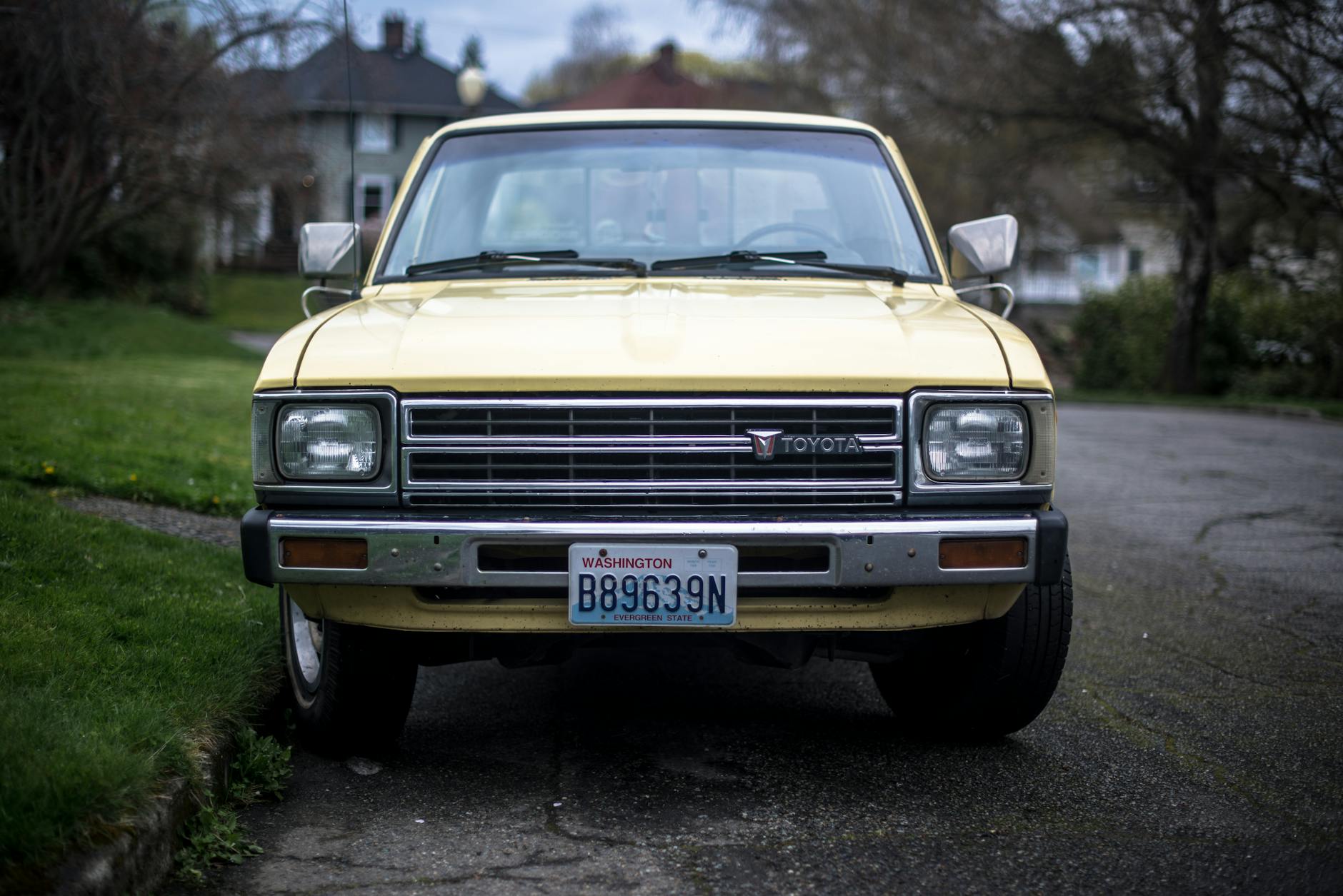 Compact pickup truck